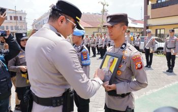 Polres Gowa Tegakkan Disiplin Lewat PTDH dan Apresiasi Personel Berprestasi