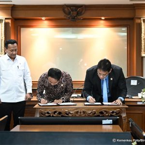 Perkuat Kolaborasi, Menkeu Purbaya Tanda Tangani Nota Kesepahaman dengan Menhut