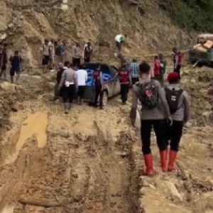 Polri, TNI dan Pemda Tembus Medan Ekstrem, Pastikan Kehadiran Negara bagi Warga Terisolasi di Pining Gayo Lues