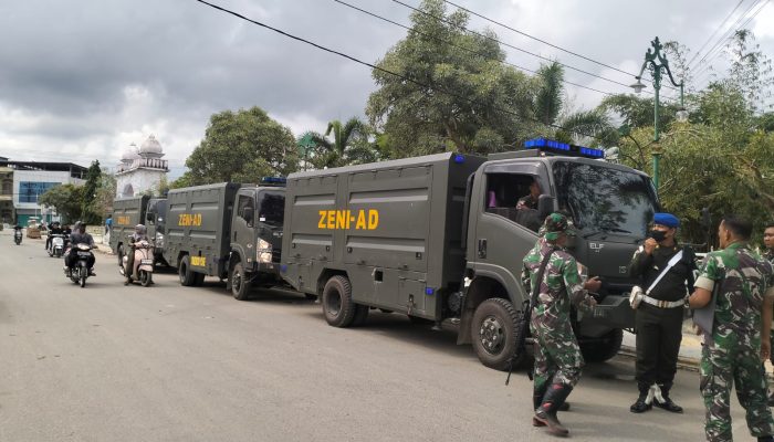TNI AD All Out  Kerahkan Personel dan Peralatan, Percepat Pemulihan Banjir Aceh