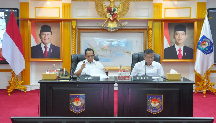 Mendagri Jelaskan Peran Gubernur dalam Penetapan Upah Minimum 2026
