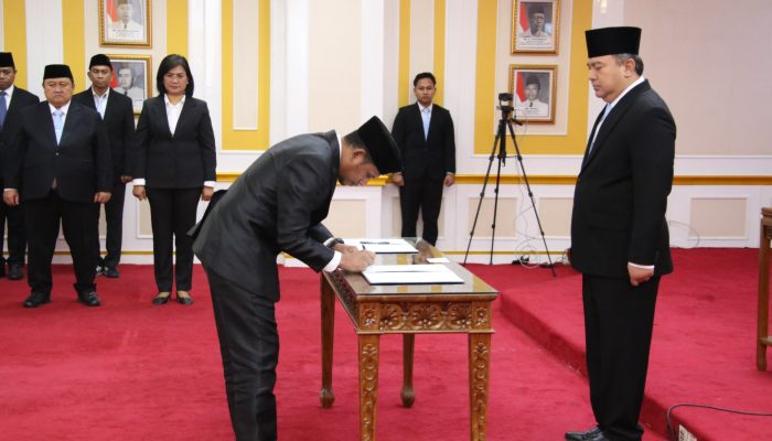 Lantik 43 Pejabat Fungsional, Sekjen Kemendagri Tekankan Pentingnya Budaya Bekerja Baik di Birokrasi