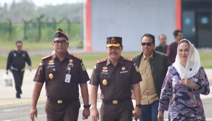 Kajati Kepri Kunker dan Laksanakan 3 Agenda Penting di Natuna, FGD Jaga Desa, Supervisi dan Bakti Sosial