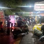 Parkir di Atas Trotoar, Kios Istana Durian Manggasa Tuai Sorotan