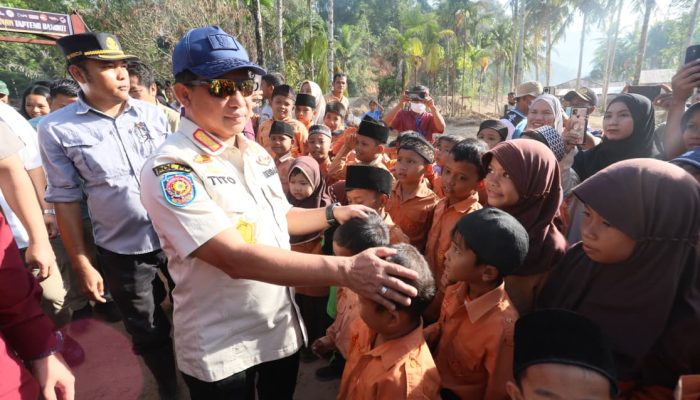 Kasatgas Tito Karnavian Pastikan Pemulihan Sekolah Pascabencana di Tapanuli Tengah