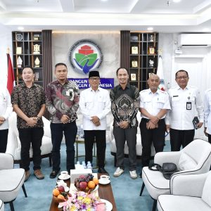 Mendes Yandri Bangkitkan Peternak di Tingkat Desa, Kolaborasi dengan Kurma Adzwa Farm