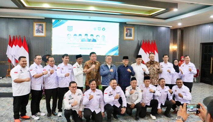 Pelantikan APDESI, Sekjen Kemendagri Kembali Ingatkan Pentingnya Bekerja untuk Masyarakat