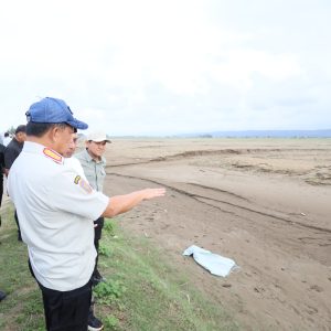 Tinjau Sawah Tertutup Lumpur di Pidie Jaya, Kasatgas Tito Sampaikan Pentingnya Dukungan Kementan