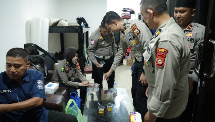 Polres Gowa Perkuat Disiplin Internal, Tes Urine Dadakan Warnai Buka Puasa Bersama