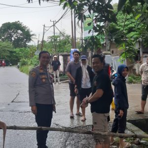 Intensitas Hujan makin tinggi, Kapolsek Tinjau Langsung Banjir di Wilayah Somba Opu