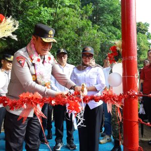 Dukung Aksesibilitas dan Kesejahteraan Masyarakat, Kapolda Sulsel Resmikan Jembatan Gantung di Barru
