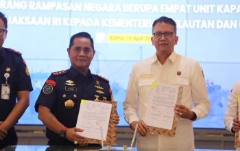 Perkuat Sinergi Penegakan Hukum, Badan Pemulihan Aset Kejaksaan RI Serah Terimakan 4 Kapal BMN yang Berasal dari BRN Kepada KKP