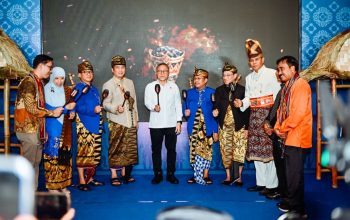 Mendes Tinjau Pameran Potensi Desa di Puncak HUT ke-68 Lombok Barat