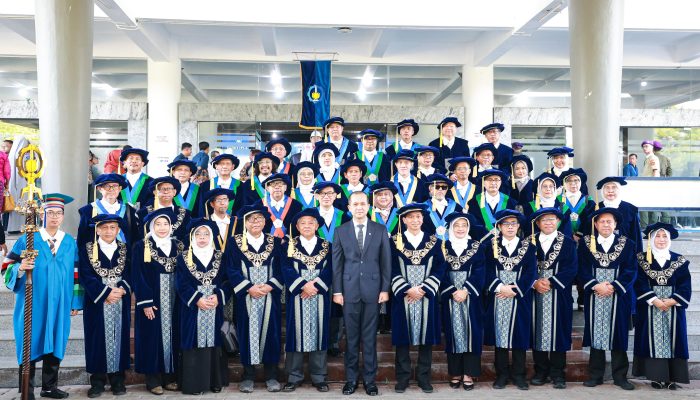 Kisah Pengabdian Patriot Transmigrasi: Almarhum Rohid Dikenang Penuh Haru dalam Wisuda ITS