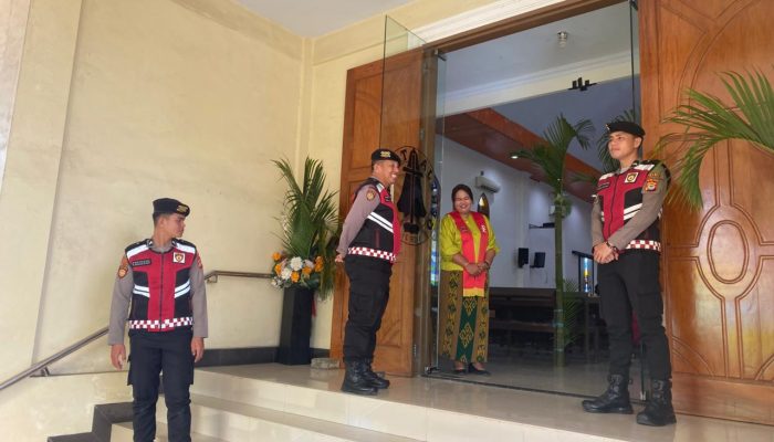 Samapta Polres Gowa Tingkatkan Pengamanan Rumah Ibadah dan Tempat Wisata