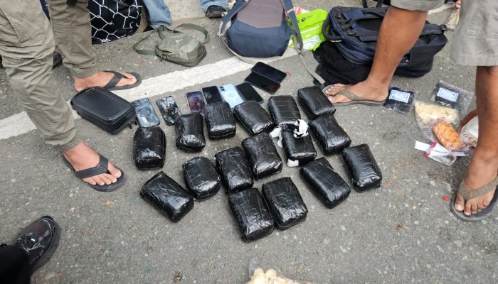 Polda Sulteng Bekuk 6 Kurir Sabu di Bandara Mutiara Sis Al-Jufri Palu, Sita 16 Kilogram Narkotika