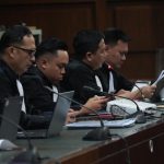 Terdakwa Nadiem Makarim Berhalangan Hadir Karena Sakit, Sidang Chromebook Ditunda