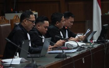 Terdakwa Nadiem Makarim Berhalangan Hadir Karena Sakit, Sidang Chromebook Ditunda