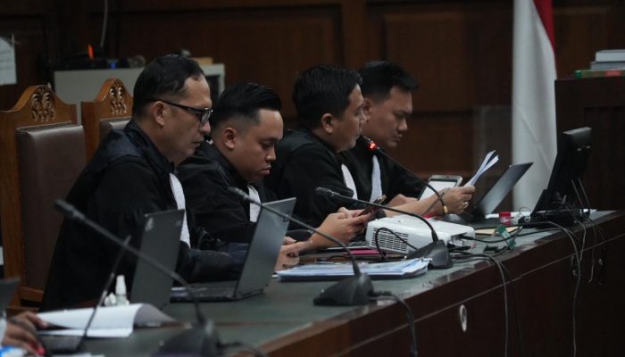 Terdakwa Nadiem Makarim Berhalangan Hadir Karena Sakit, Sidang Chromebook Ditunda
