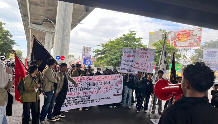Aliansi Mahasiswa Wira Bhakti Menggugat: Pendidikan Jadi Komoditas, Buruh Kian Tertindas