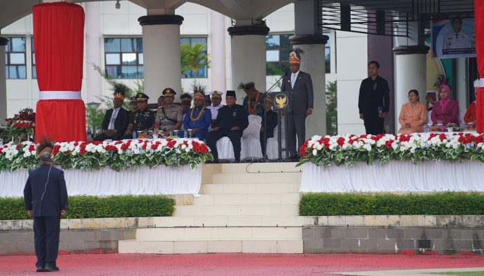 Kasdam XVIII/Kasuari Hadiri Hardiknas 2026 di Papua Barat, Perkuat Kolaborasi Wujudkan Pendidikan Bermutu untuk Semua